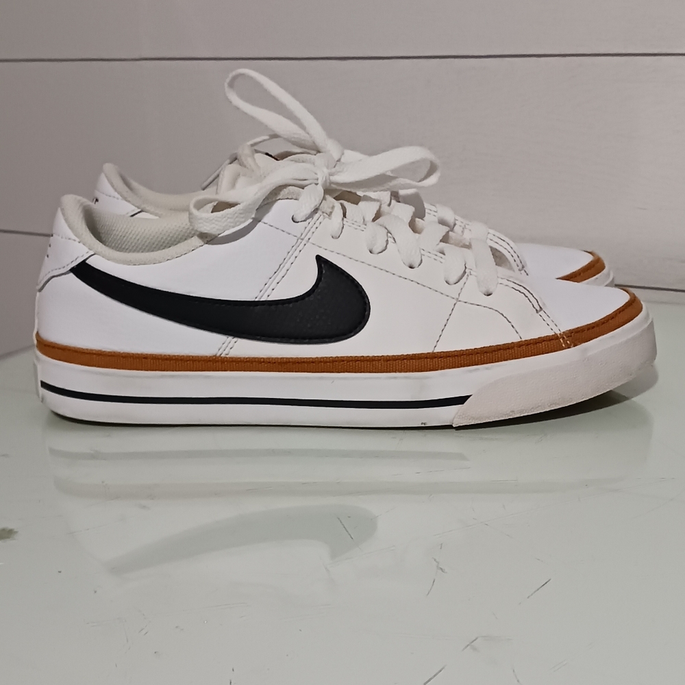 Nike court legacy